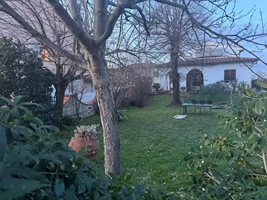 Immagine 18 di Villa in vendita  a San Giuliano Terme