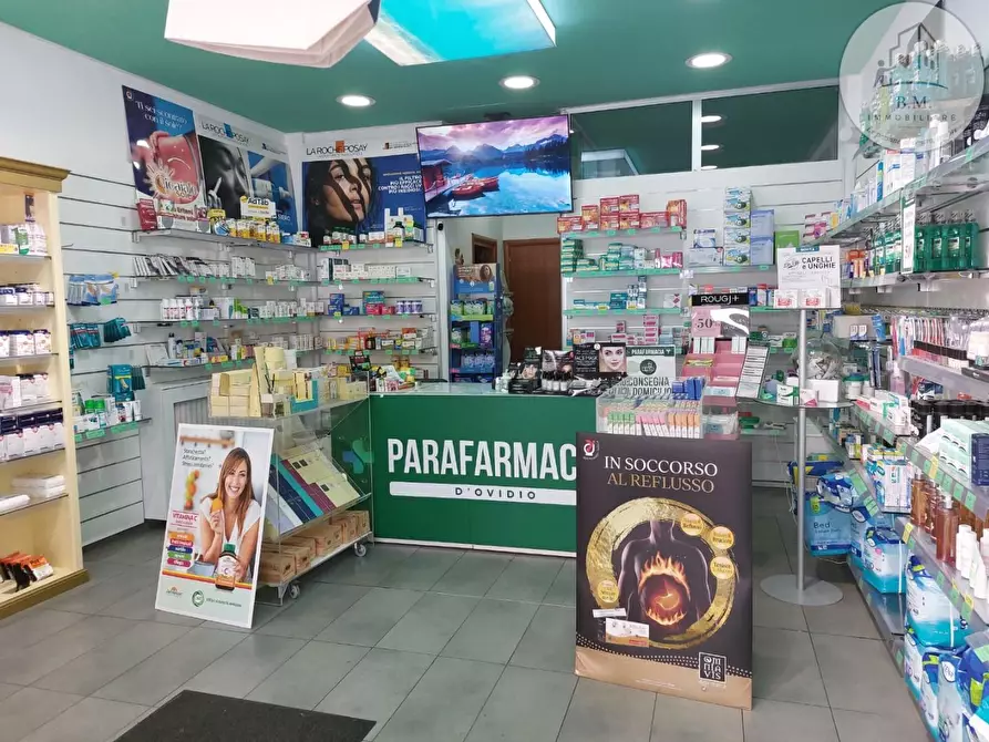 Immagine 7 di Attività commerciale in vendita  a Roma