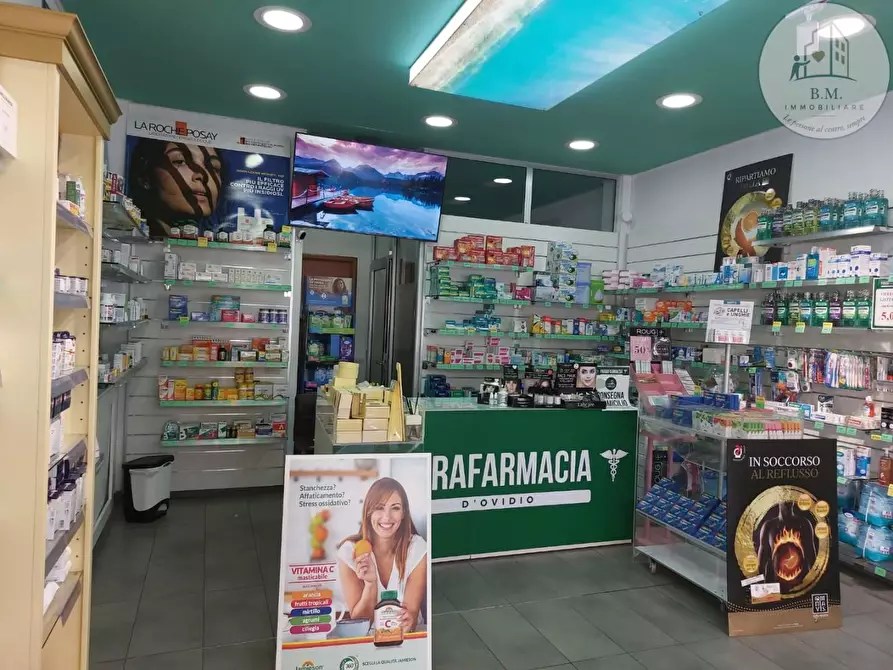 Immagine 3 di Attività commerciale in vendita  a Roma