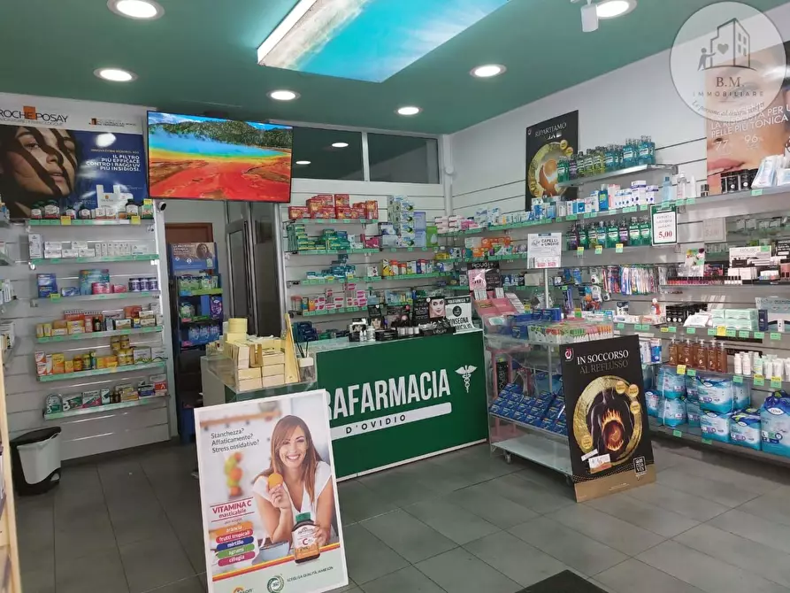 Immagine 6 di Attività commerciale in vendita  a Roma