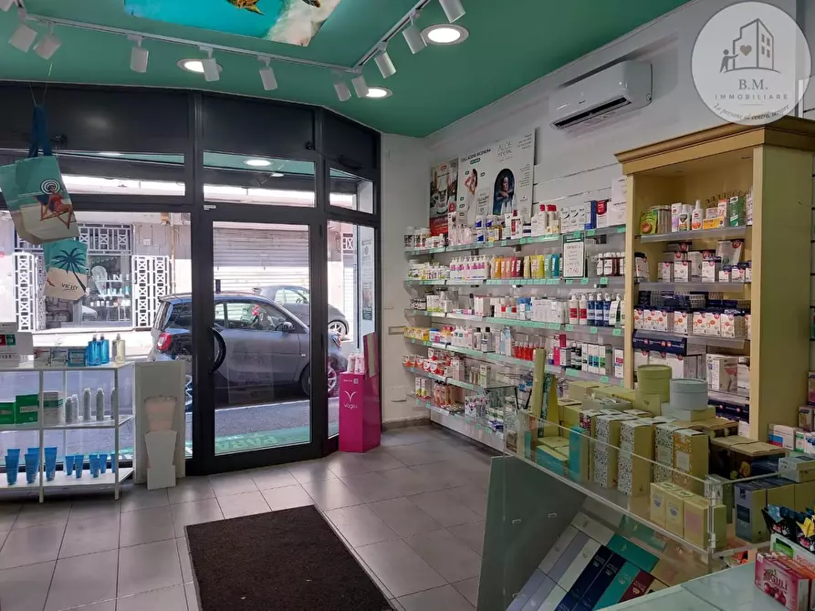 Immagine 9 di Attività commerciale in vendita  a Roma
