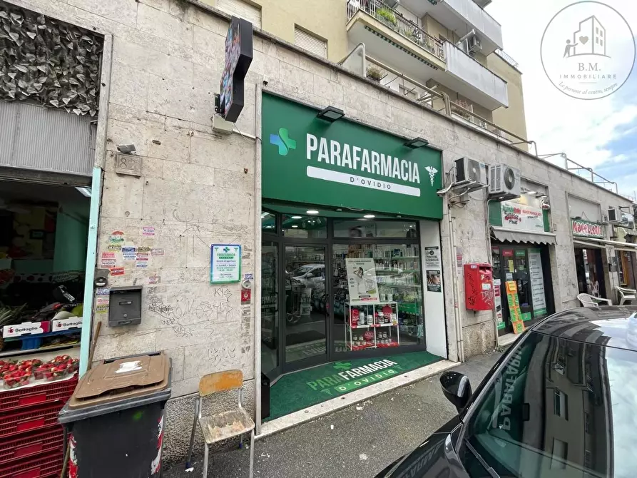 Immagine 21 di Attività commerciale in vendita  a Roma