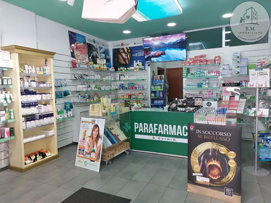 Immagine 5 di Attività commerciale in vendita  a Roma