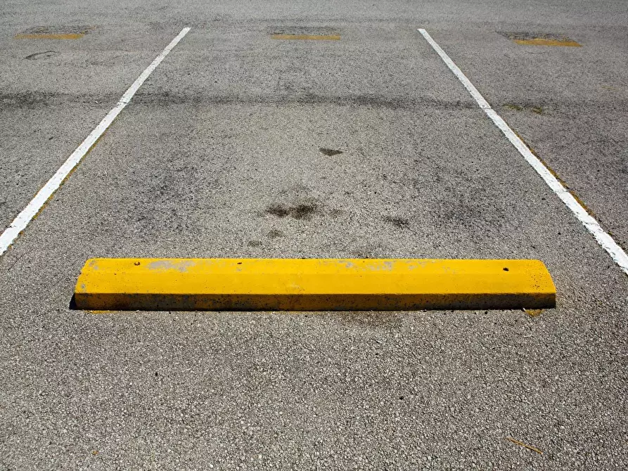 Immagine 5 di Garage in vendita  a Borgaro Torinese