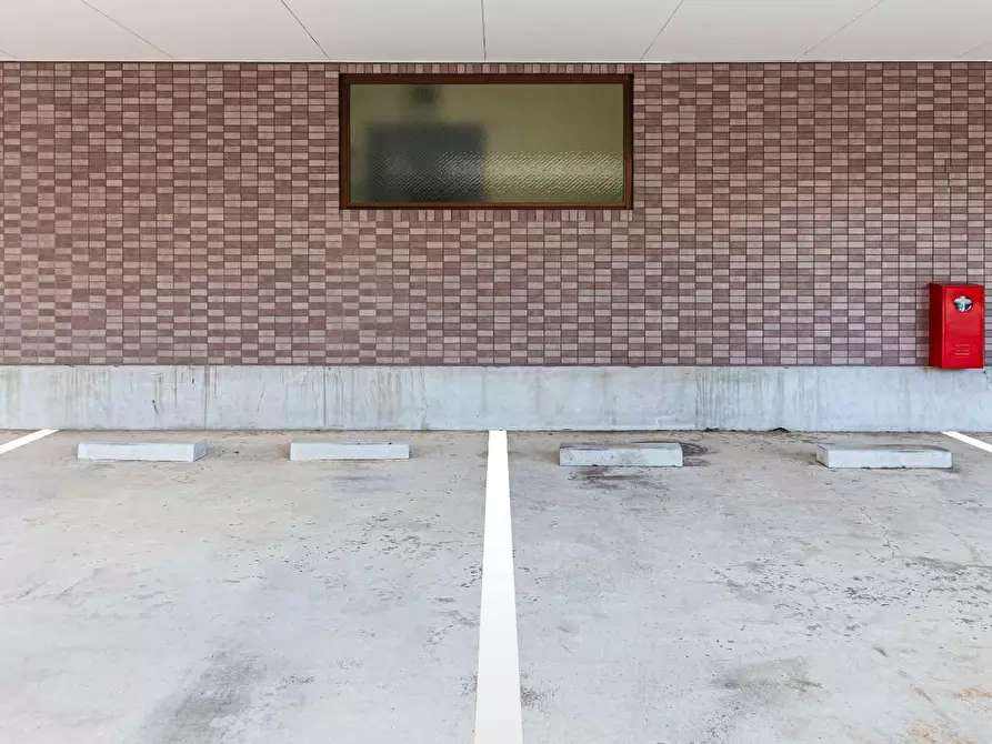 Immagine 2 di Garage in vendita  a Borgaro Torinese