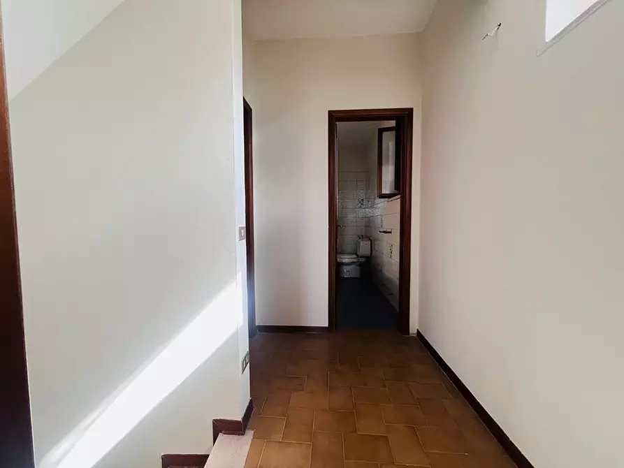 Immagine 8 di Casa bifamiliare in vendita  a Pescia