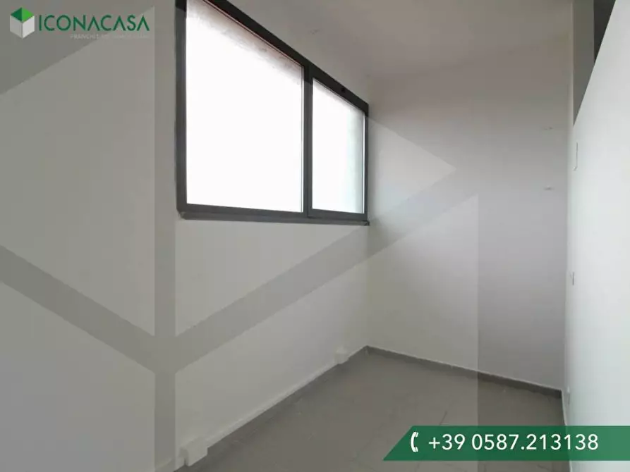 Immagine 17 di Ufficio in vendita  a Bientina