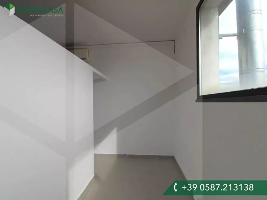 Immagine 16 di Ufficio in vendita  a Bientina