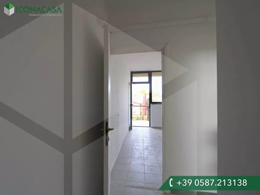 Immagine 14 di Ufficio in vendita  a Bientina