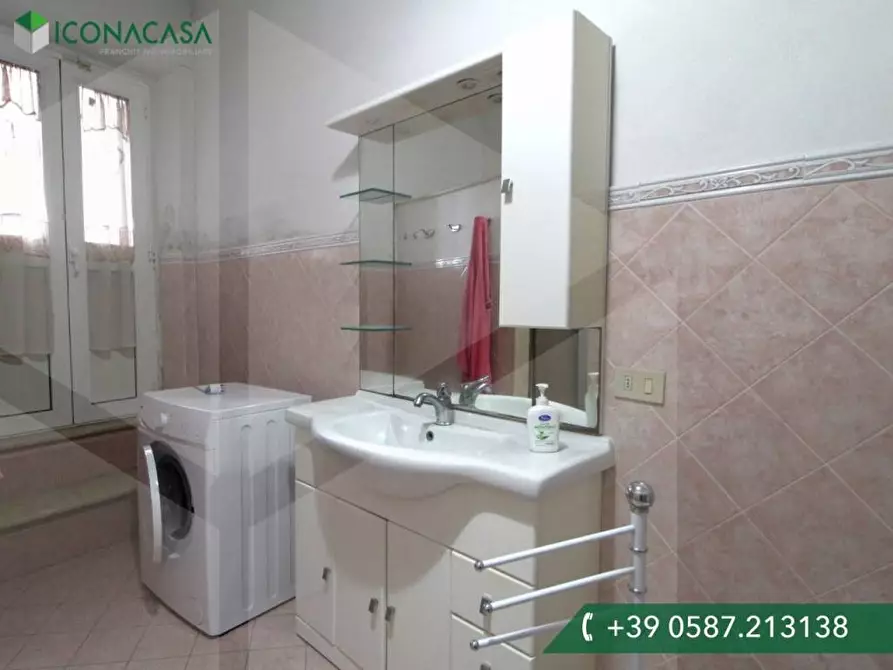 Immagine 70 di Appartamento in vendita  a Pontedera