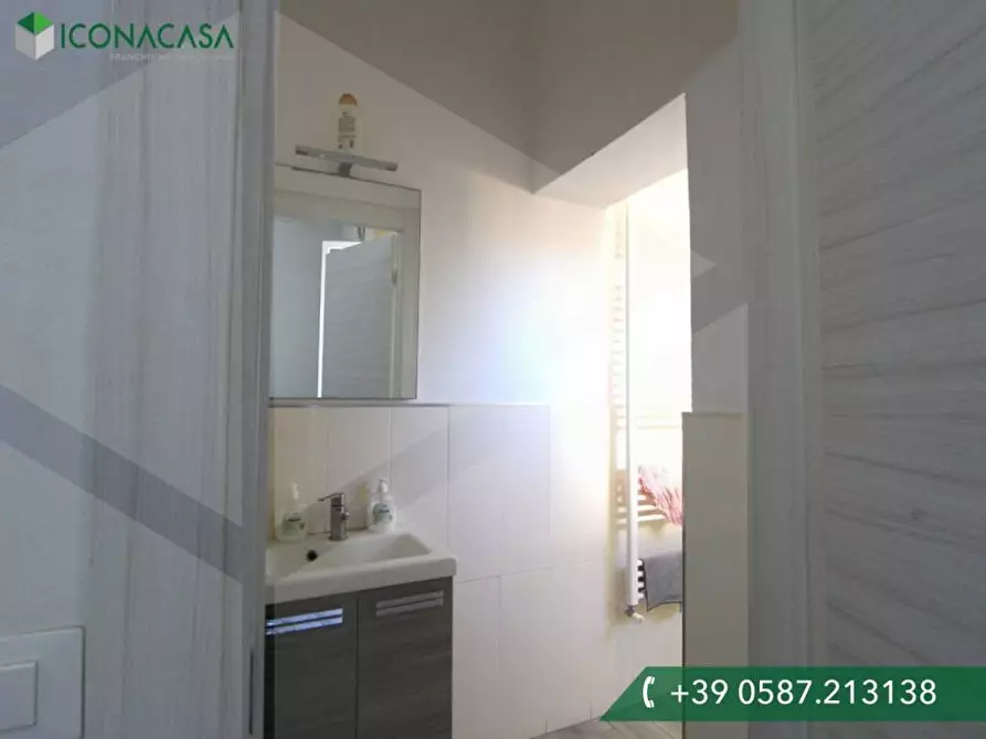 Immagine 27 di Appartamento in vendita  a Pontedera