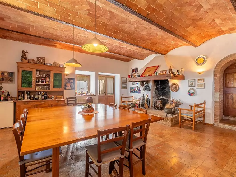 Immagine 17 di Casa colonica in vendita  a Gaiole In Chianti