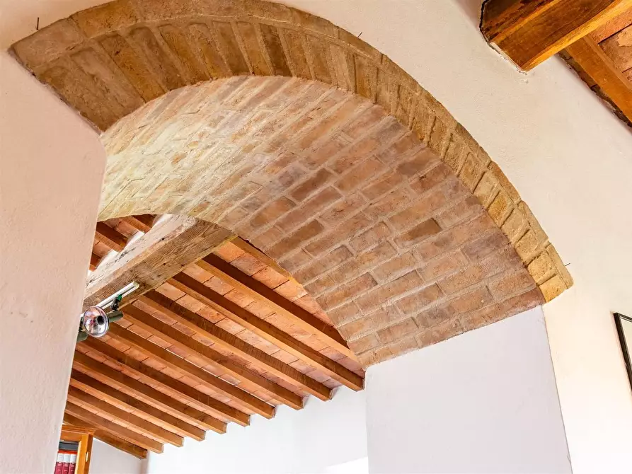Immagine 31 di Casa colonica in vendita  a Gaiole In Chianti