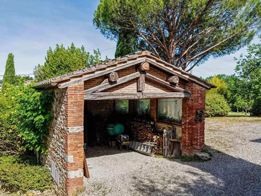 Immagine 11 di Casa colonica in vendita  a Gaiole In Chianti
