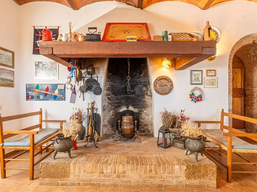Immagine 18 di Casa colonica in vendita  a Gaiole In Chianti