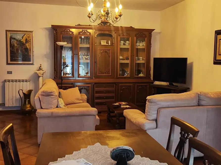 Immagine 5 di Appartamento in vendita  a Carrara