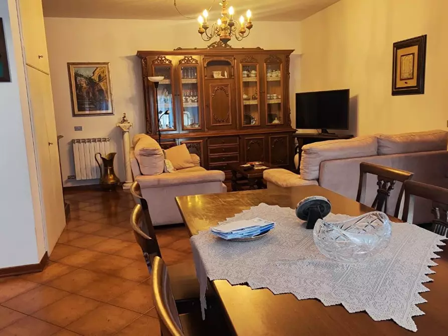 Immagine 4 di Appartamento in vendita  a Carrara