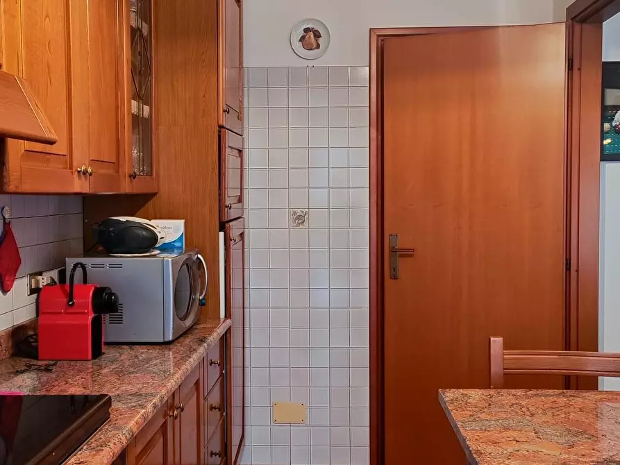Immagine 6 di Appartamento in vendita  a Carrara