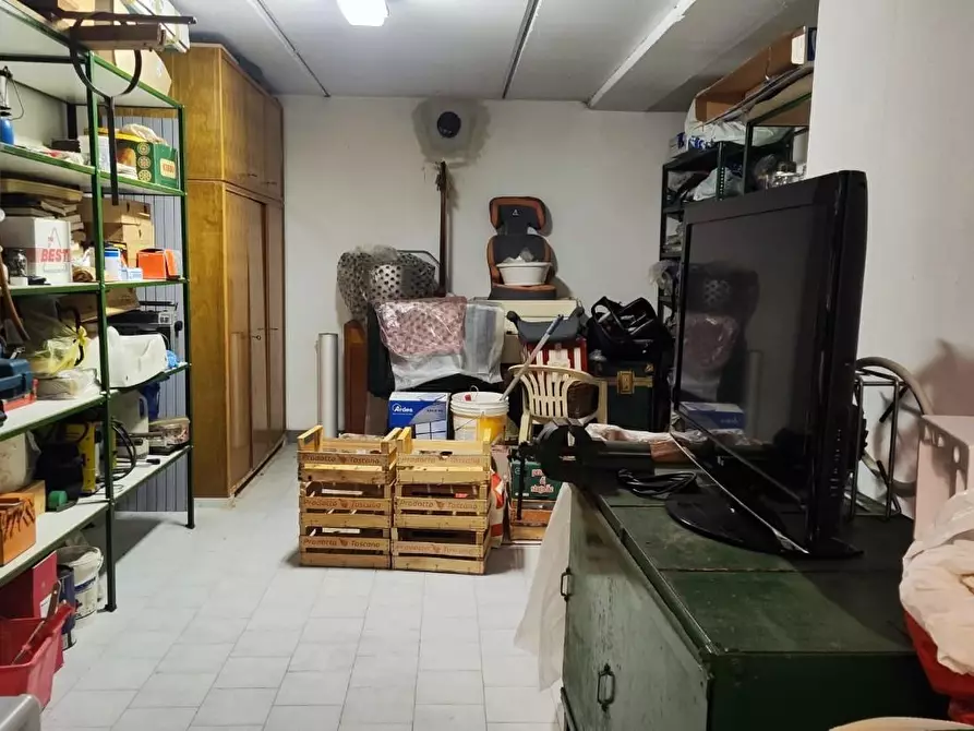 Immagine 18 di Appartamento in vendita  a Carrara
