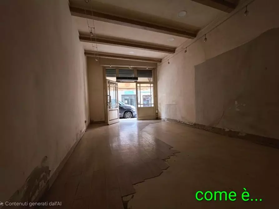 Immagine 5 di Locale commerciale in vendita  a Pontedera