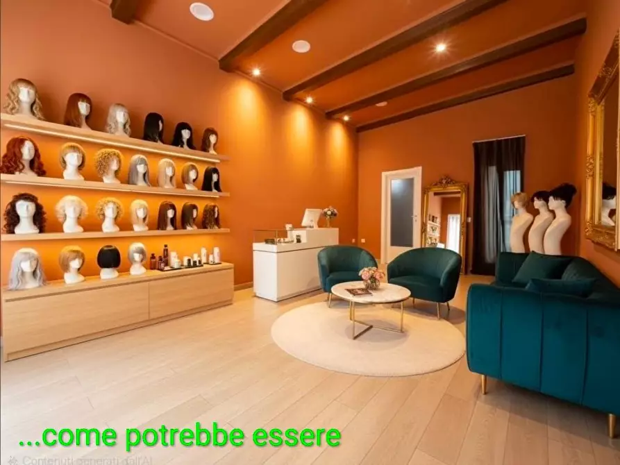 Immagine 1 di Locale commerciale in vendita  a Pontedera