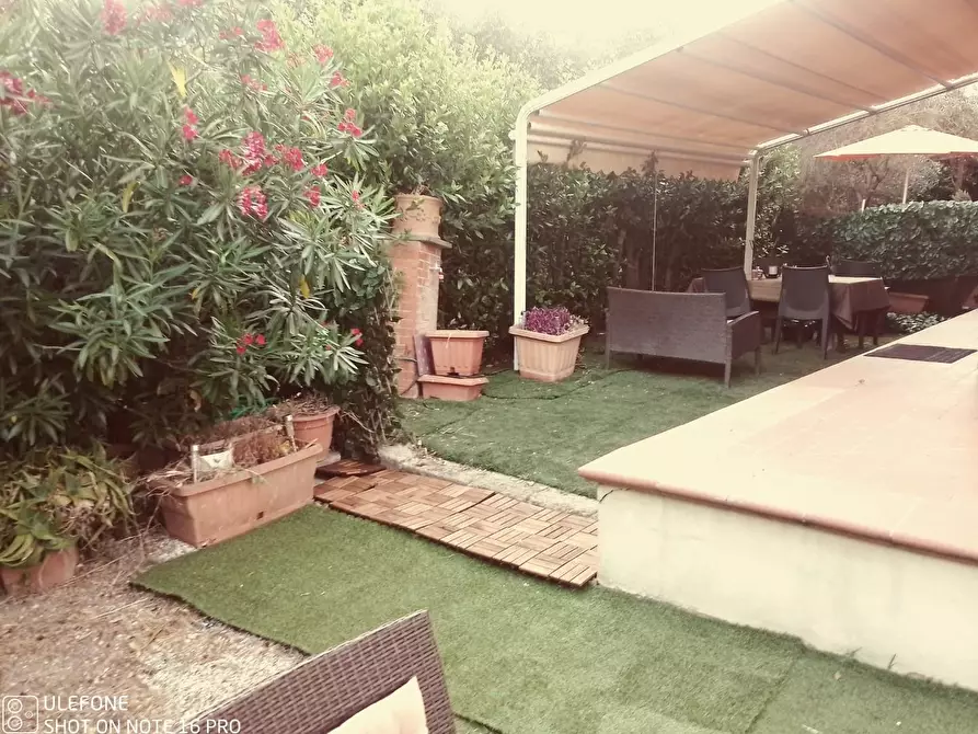 Immagine 2 di Villetta a schiera in vendita  a Calcinaia