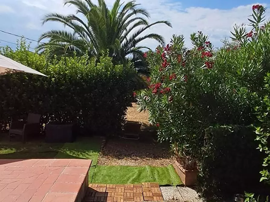 Immagine 12 di Villetta a schiera in vendita  a Calcinaia