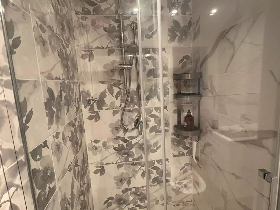 Immagine 9 di Appartamento in affitto  a Siena