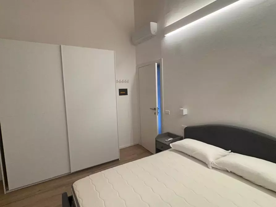 Immagine 12 di Appartamento in affitto  a Siena