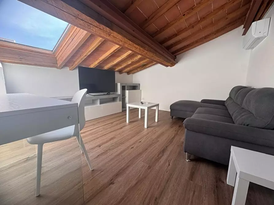 Immagine 16 di Appartamento in affitto  a Siena