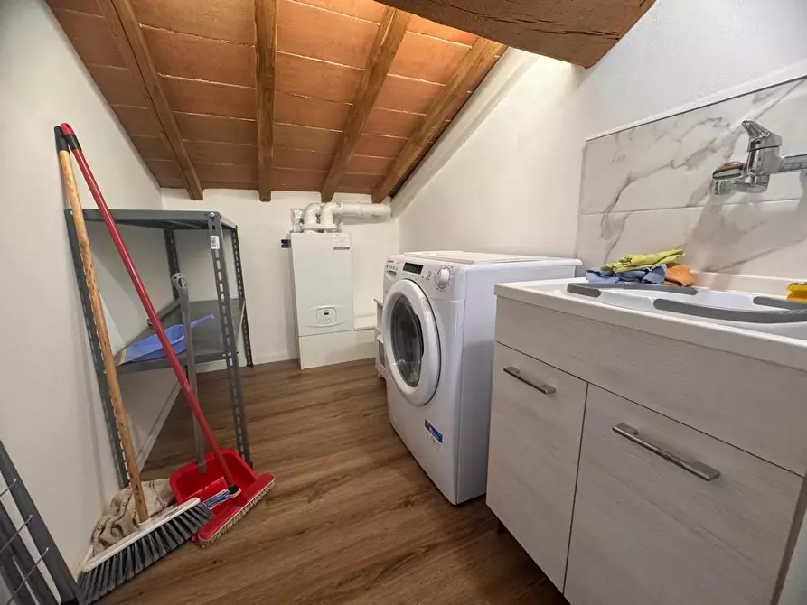 Immagine 22 di Appartamento in affitto  a Siena