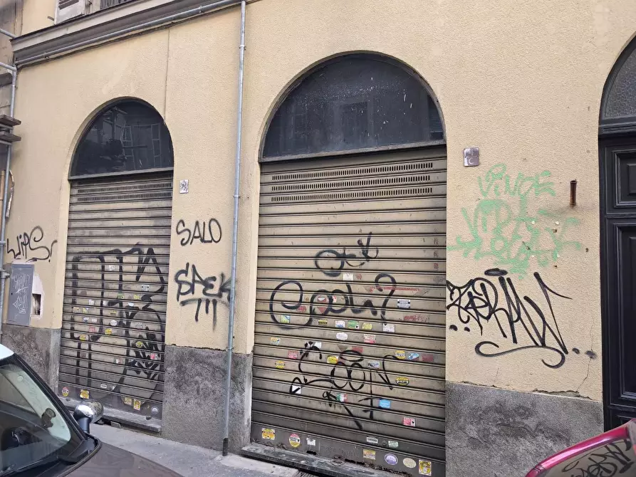 Immagine 2 di Negozio in vendita  a Lanzo Torinese