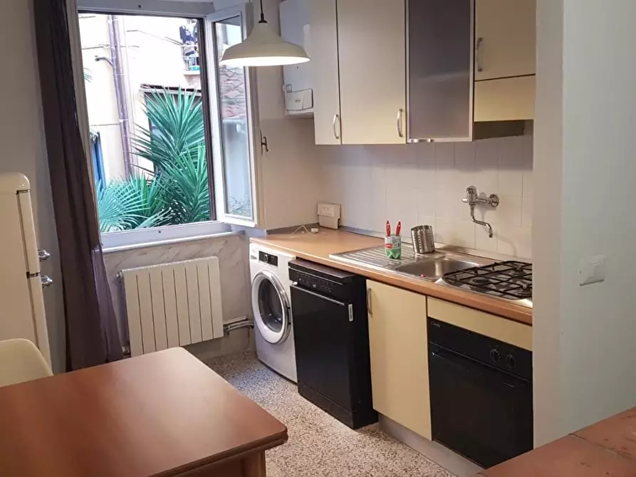 Immagine 5 di Appartamento in affitto  a Carrara