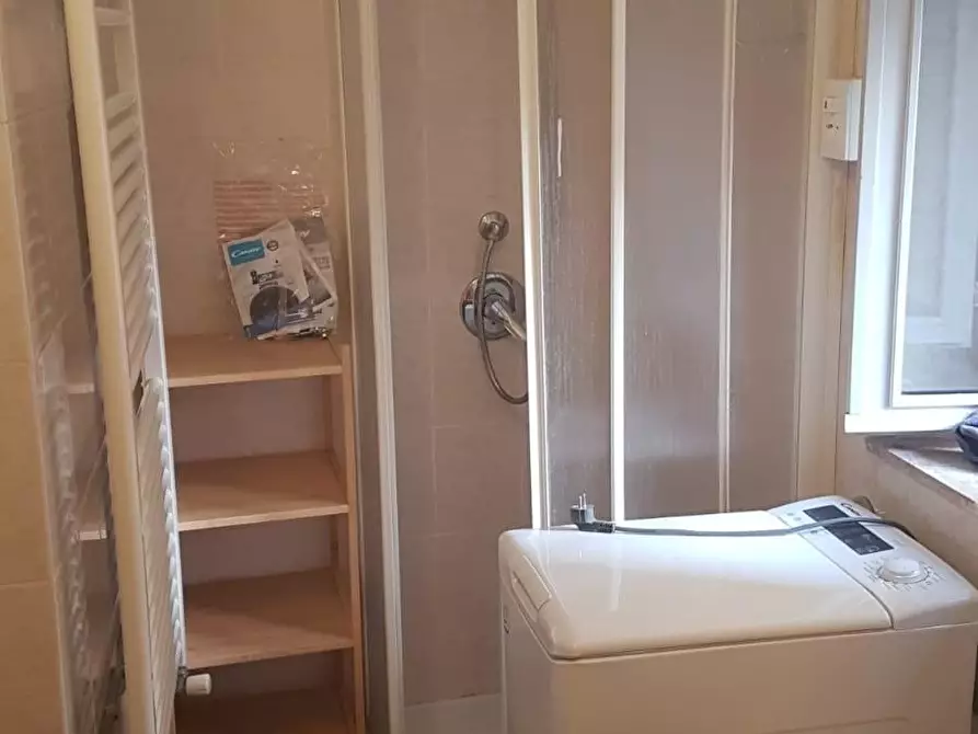 Immagine 12 di Appartamento in affitto  a Carrara