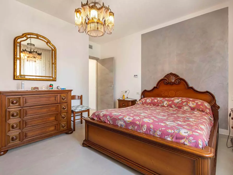 Immagine 17 di Appartamento in vendita  a Cascina