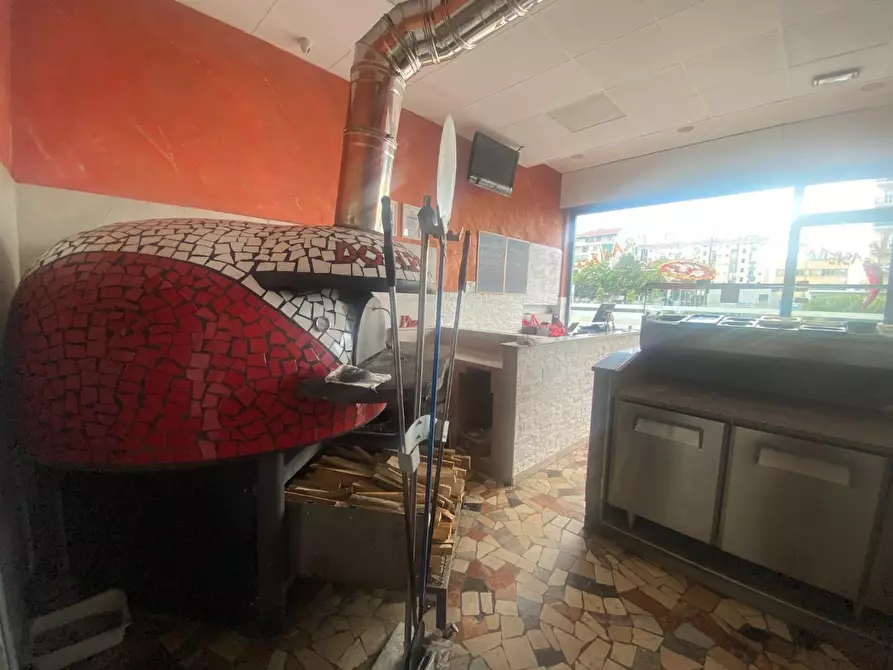 Immagine 4 di Attività commerciale in vendita  a Torino