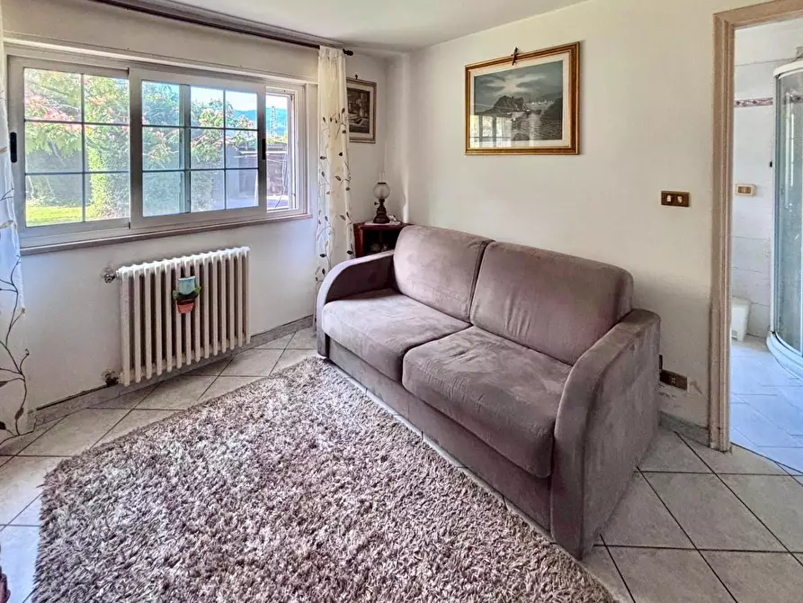 Immagine 28 di Villa in vendita  a Lucca