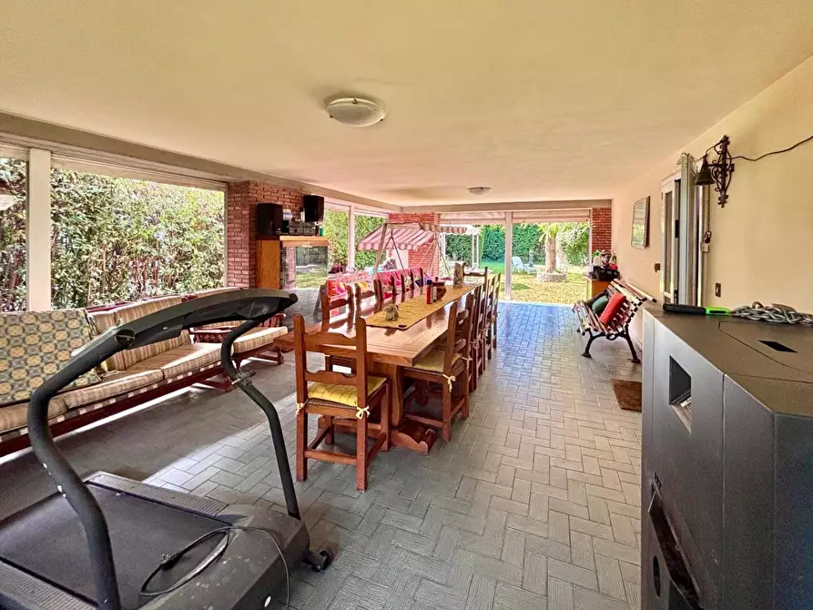 Immagine 23 di Villa in vendita  a Lucca