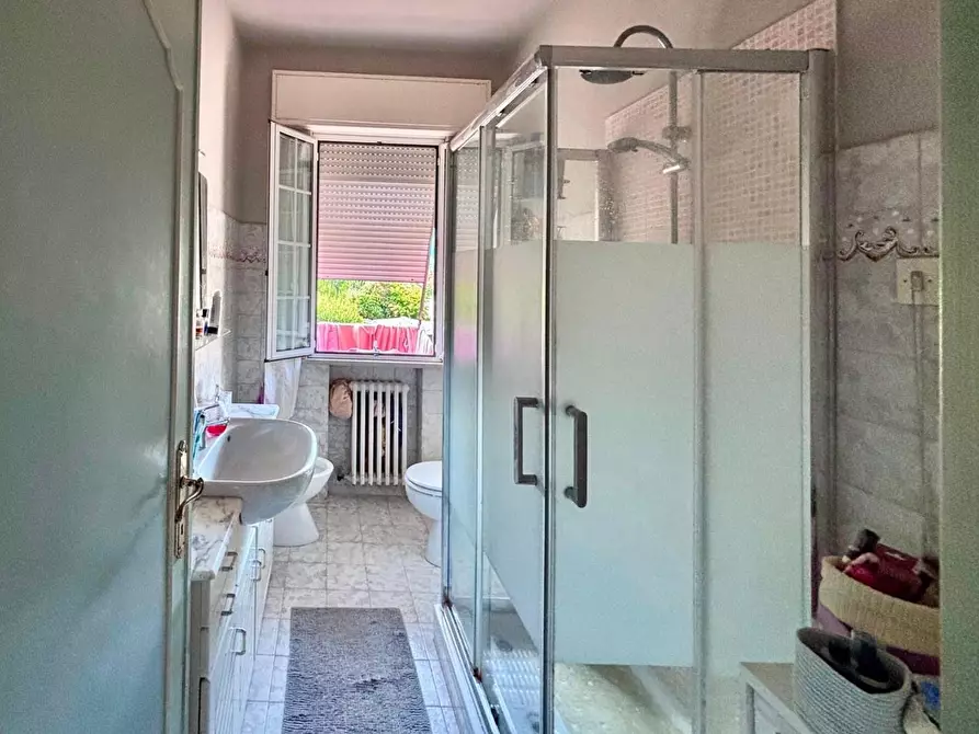 Immagine 13 di Villa in vendita  a Lucca