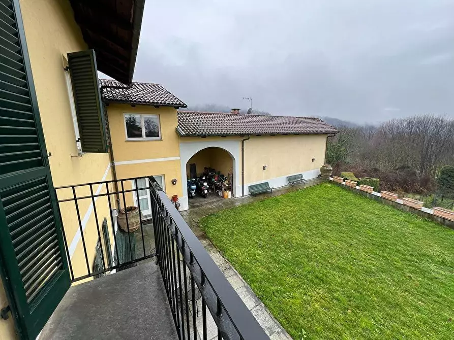 Immagine 18 di Villa in vendita  a Torino