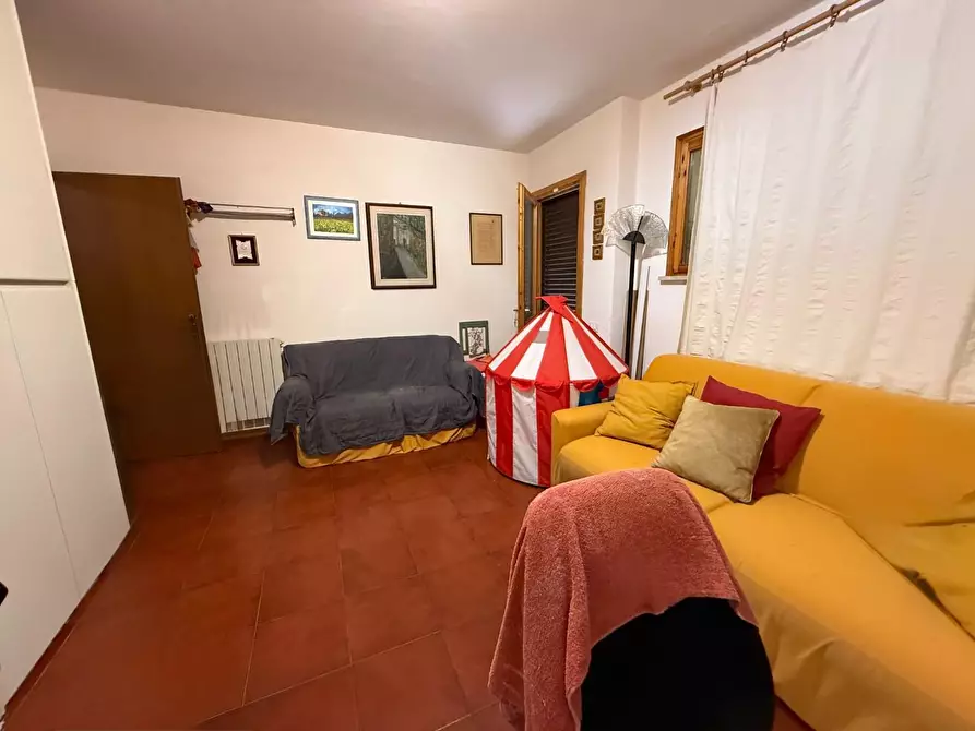 Immagine 35 di Villetta a schiera in vendita  a Calcinaia