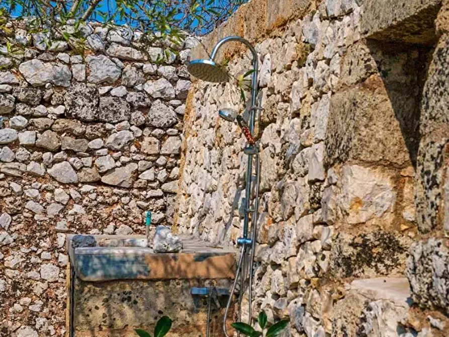 Immagine 36 di Baita in vendita  a Alessano