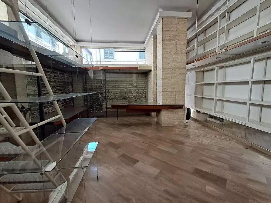 Immagine 7 di Negozio in vendita  a Santa Croce Sull'arno