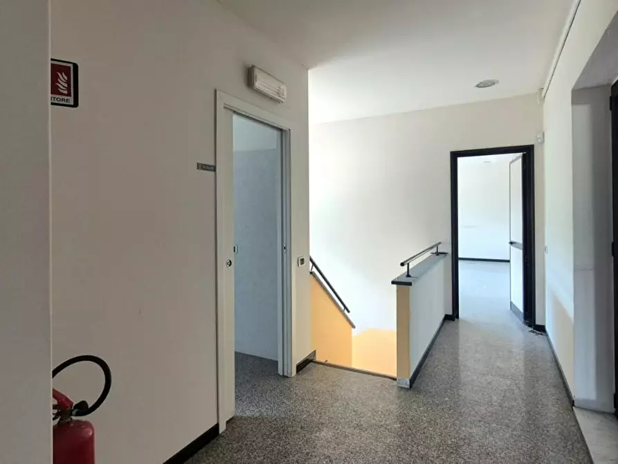 Immagine 15 di Attività artigianale in vendita  a Capannori