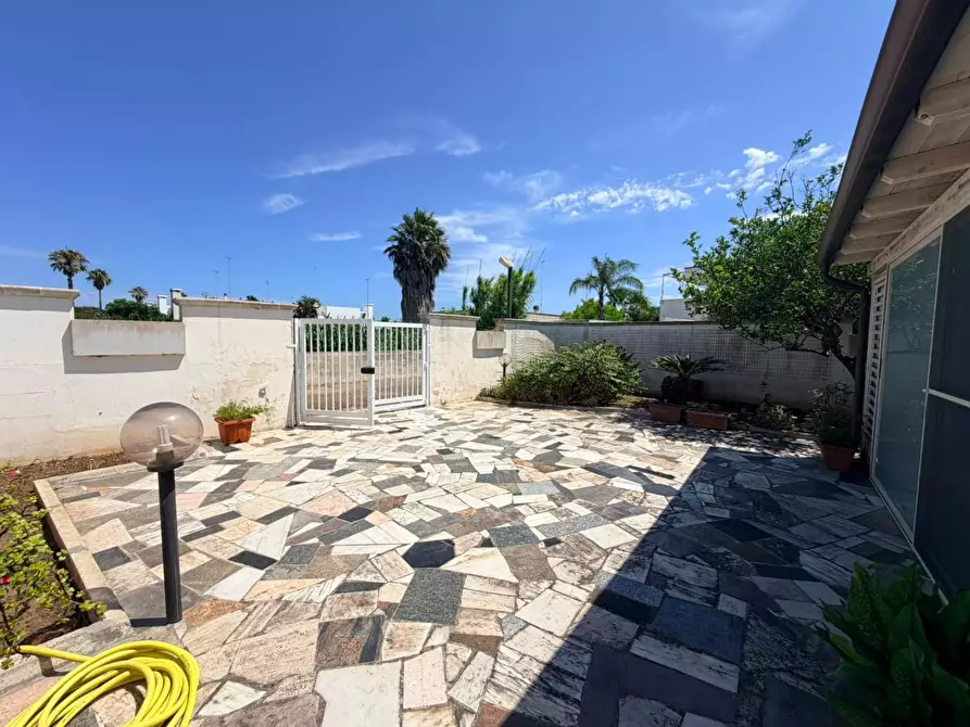 Immagine 7 di Casa bifamiliare in vendita  a Lecce