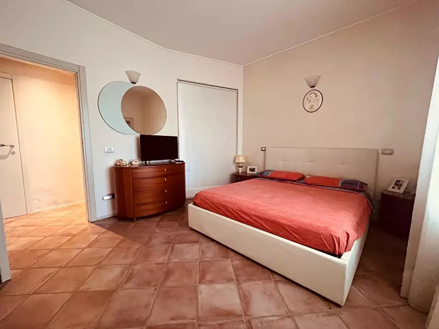 Immagine 12 di Appartamento in vendita  a Massa E Cozzile
