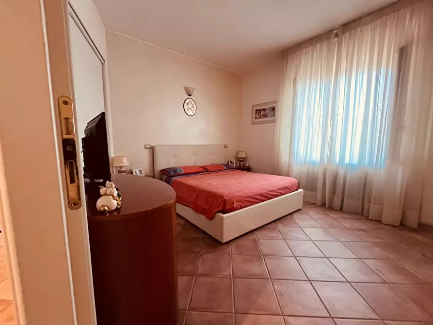 Immagine 11 di Appartamento in vendita  a Massa E Cozzile