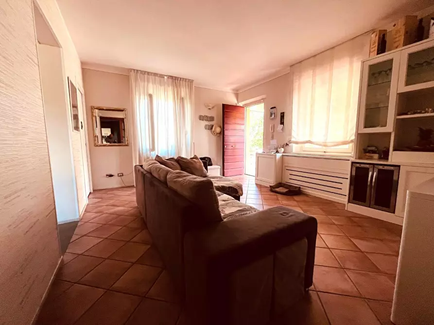 Immagine 5 di Appartamento in vendita  a Massa E Cozzile