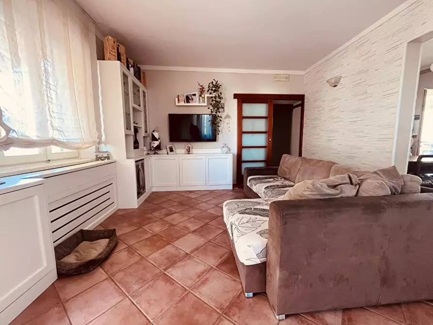 Immagine 4 di Appartamento in vendita  a Massa E Cozzile