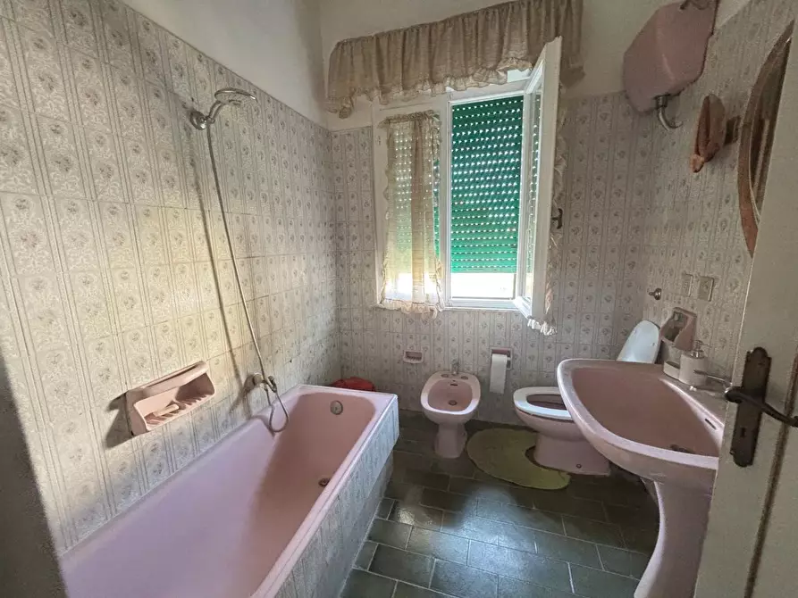 Immagine 20 di Villa in vendita  a Cascina